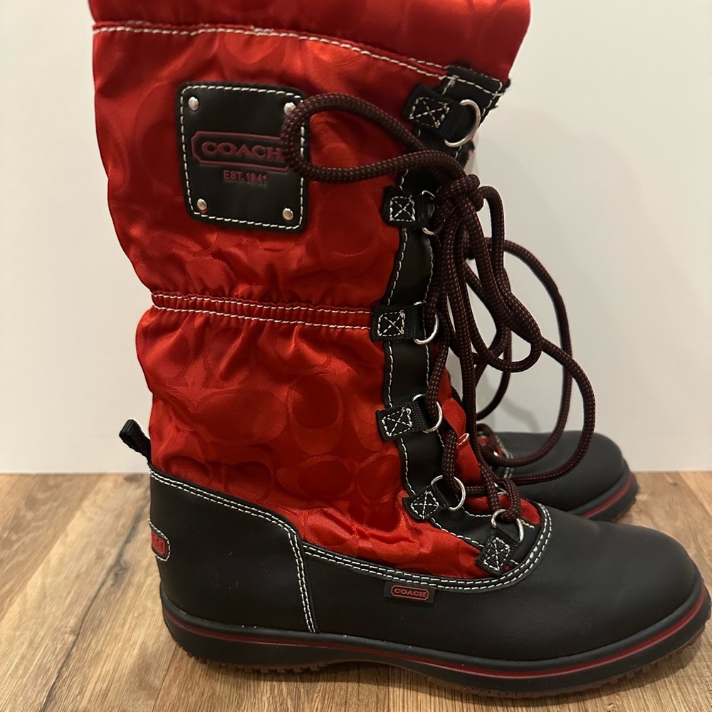 Vintage Coach Red and Black Lace Up Snow Boots